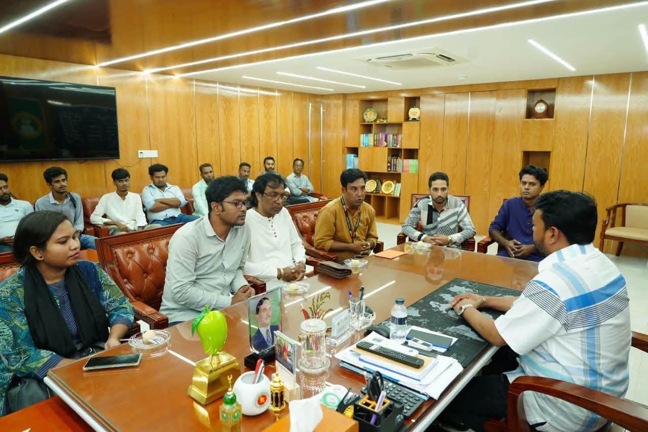 রাসিক প্রশাসক রিটনের সঙ্গে 'রাজশাহী অনলাইন সাংবাদিক ফোরাম'র নবনির্বাচিত নেতৃবৃন্দের মতবিনিময়