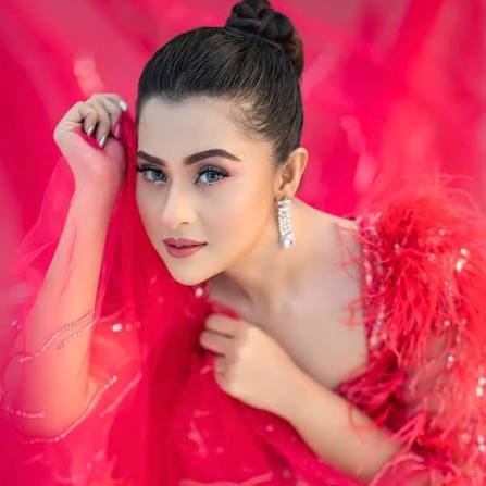 স্পর্শকাতর বিষয়ে কথা বলার জন্য সঠিক সময় প্রয়োজন : বুবলী