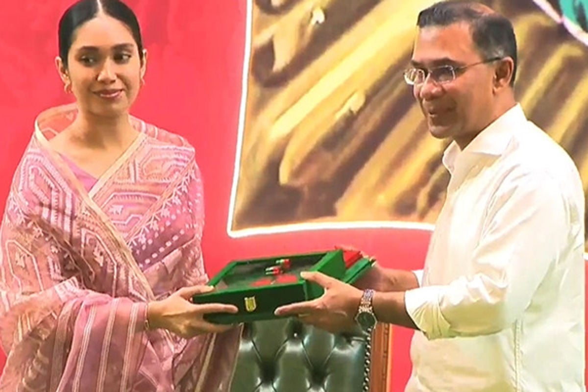 খালেদা জিয়ার স্বাধীনতা পুরস্কার নিলেন জাইমা রহমান