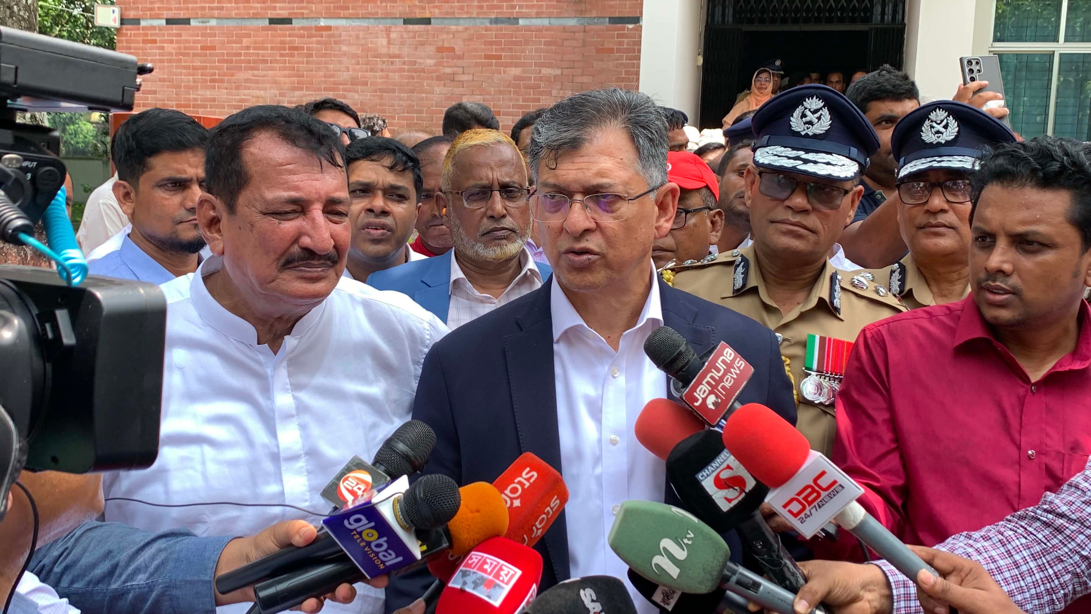 বেনজীরের জামিন বাতিলে দুবাইয়ে ল ফার্ম নিয়োগ: স্বরাষ্ট্রমন্ত্রী
